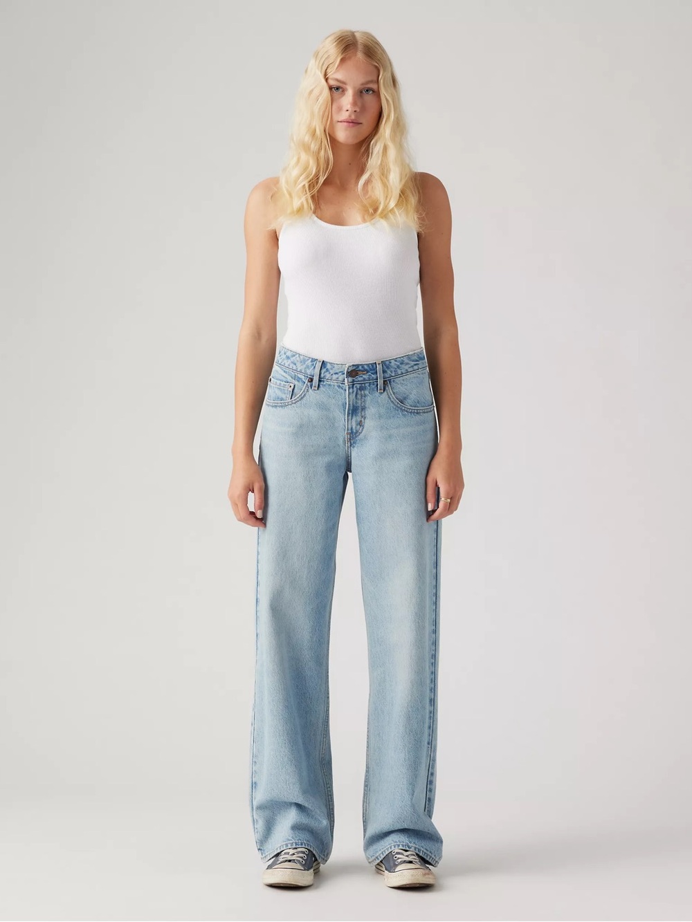 Levi’s Low Loose in Light Wash - Picture 2 of 11